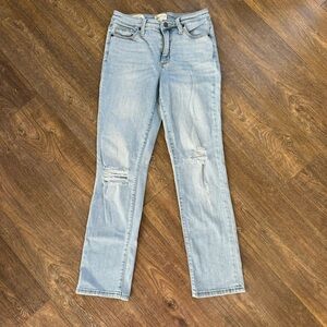 Women’s Universal Thread High Rise Slim Straight Light Wash Jeans Size 4 (27)